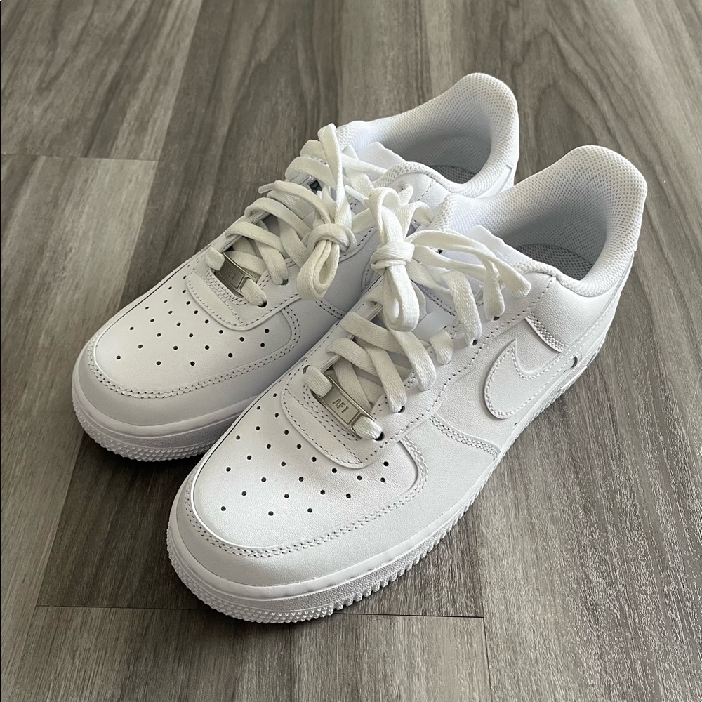 Nike Air Force 1 ‘07 🛩️